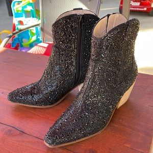 Betsey Johnson Diva black rhinestone booties size 6.5 NWOT